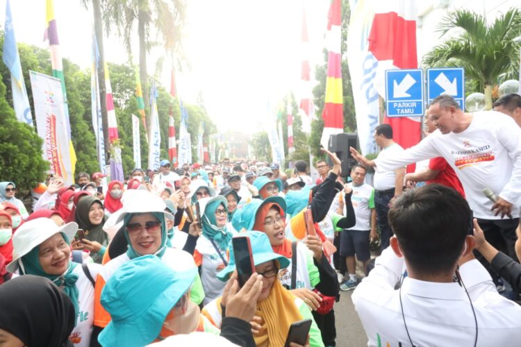 Plt. Wali Kota Buka Jalan Santai Kerjasama Pemkot Bekasi Dengan Radar Bekasi