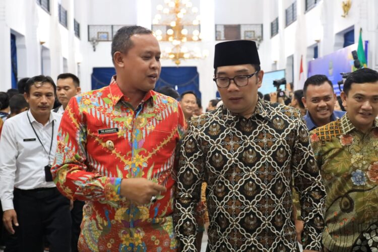 Plt. Wali Kota Bekasi Tandatangani Naskah Kesepakatan Komponen Pendanaan Bersama Pilkada 2024