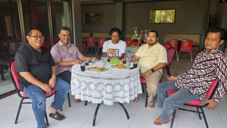 Kunjungi JBS, Pengurus Pusat Lingga Silaturahmi Dengan Ketum SMSI Pusat