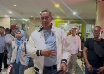 Usai Tinjau Lokasi, Wali Kota Bekasi Jenguk Korban Kecelakaan Kereta di RSUD Kota Bekasi
