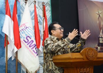 Firdaus Serahkan Anugerah SMSI 2026, Apresiasi Menteri hingga Kepala Desa Inspiratif