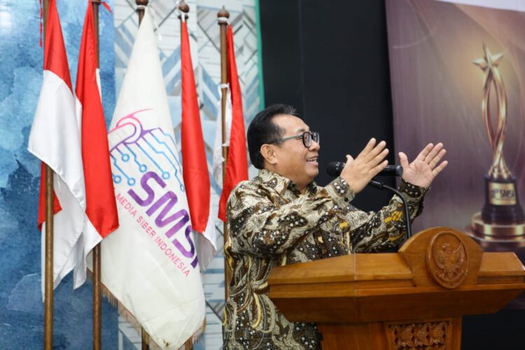 Firdaus Serahkan Anugerah SMSI 2026, Apresiasi Menteri hingga Kepala Desa Inspiratif