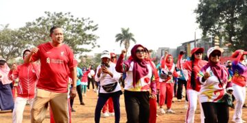 Hadir Senam di Pondok Gede, Tri Adhianto: Olahraga Kunci Masyarakat Sehat dan Produktif